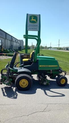 Image of John Deere 8700 equipment image 4