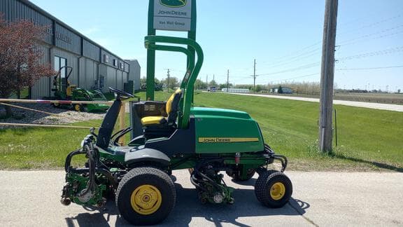 Image of John Deere 8700 equipment image 2