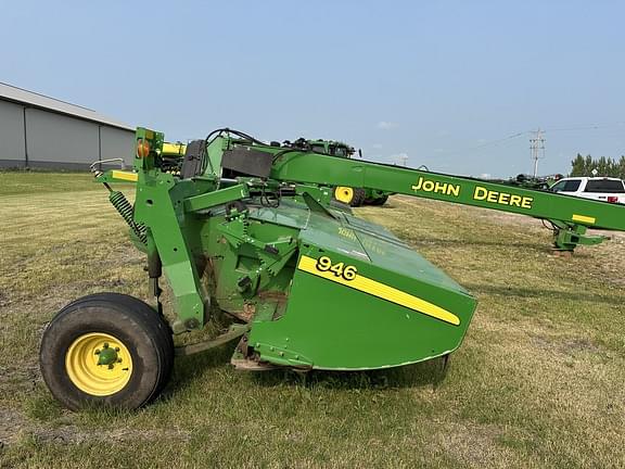 Image of John Deere 946 equipment image 3