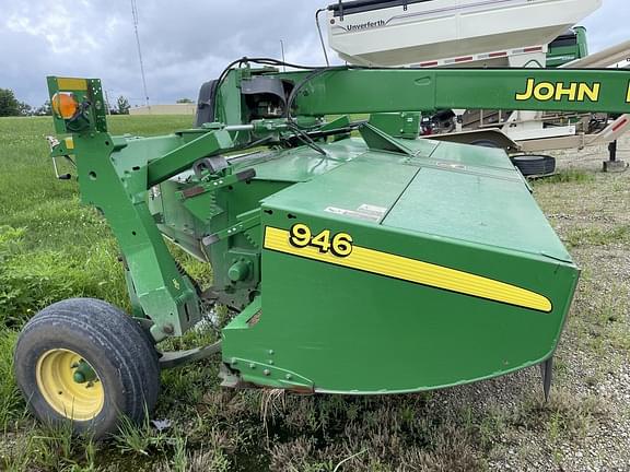 Image of John Deere 946 equipment image 4