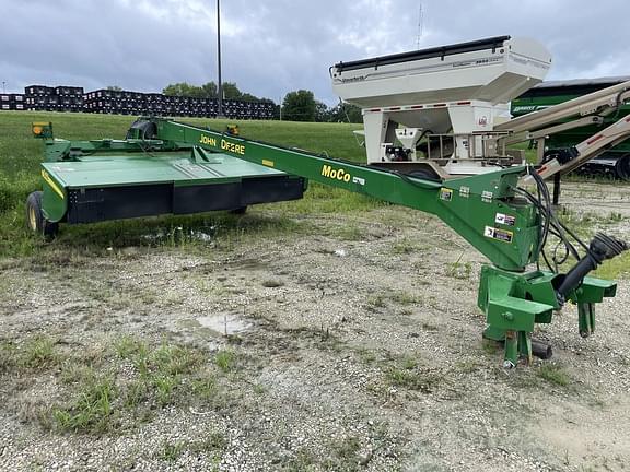 Image of John Deere 946 equipment image 2