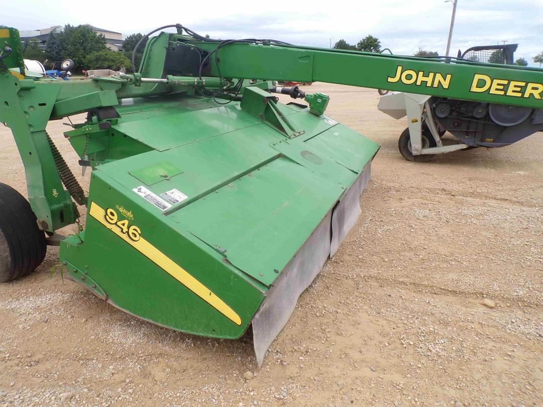 Image of John Deere 946 Primary image