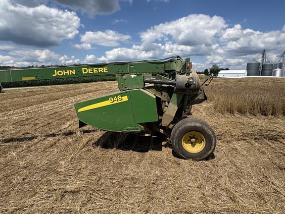Image of John Deere 946 equipment image 1