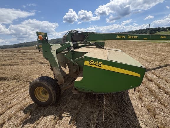 Image of John Deere 946 equipment image 3
