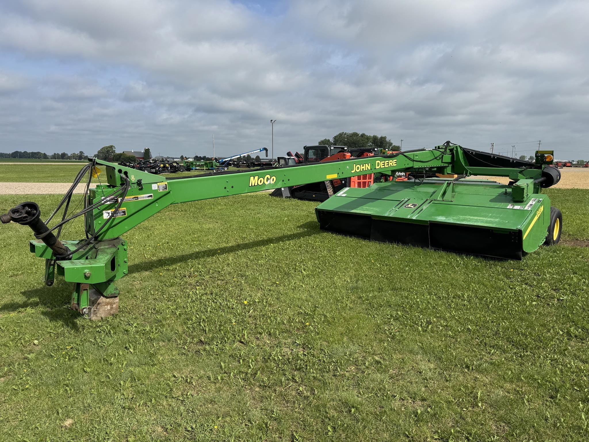 2014 John Deere 946 Equipment Image0
