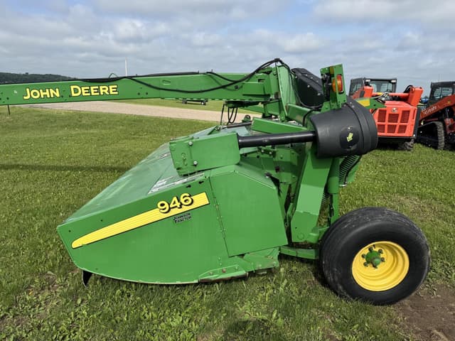 Image of John Deere 946 equipment image 1