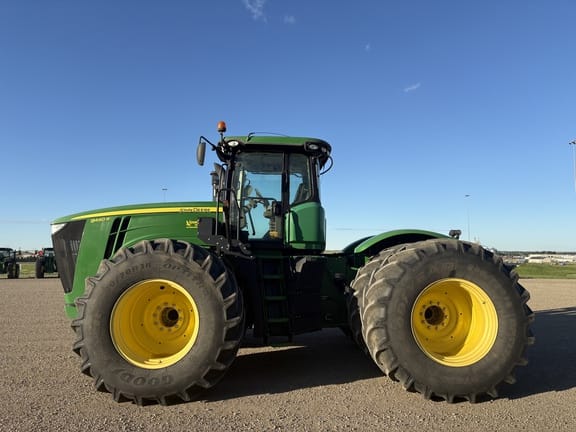 2014 John Deere 9460R Equipment Image0