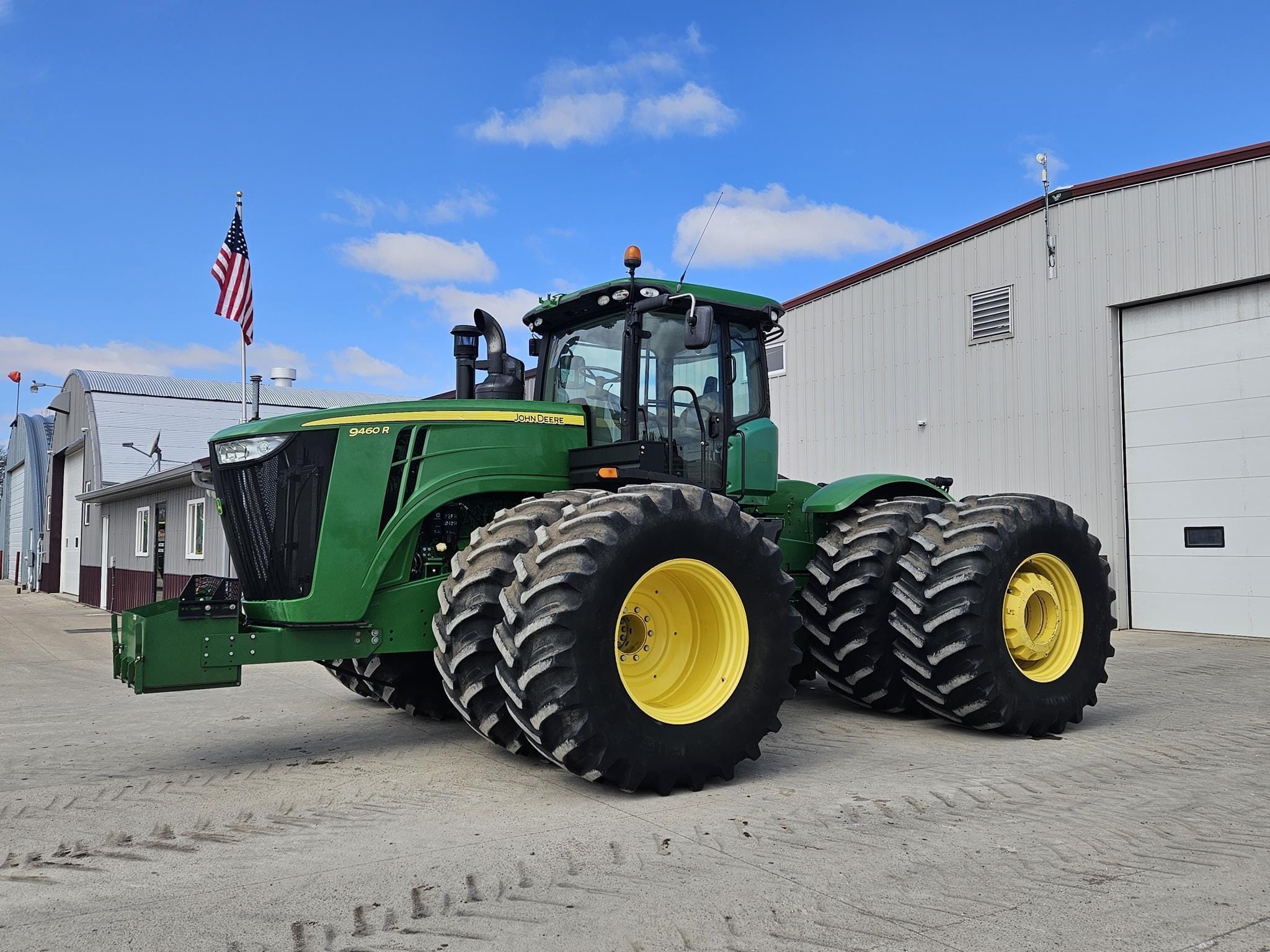 2014 John Deere 9460R Equipment Image0