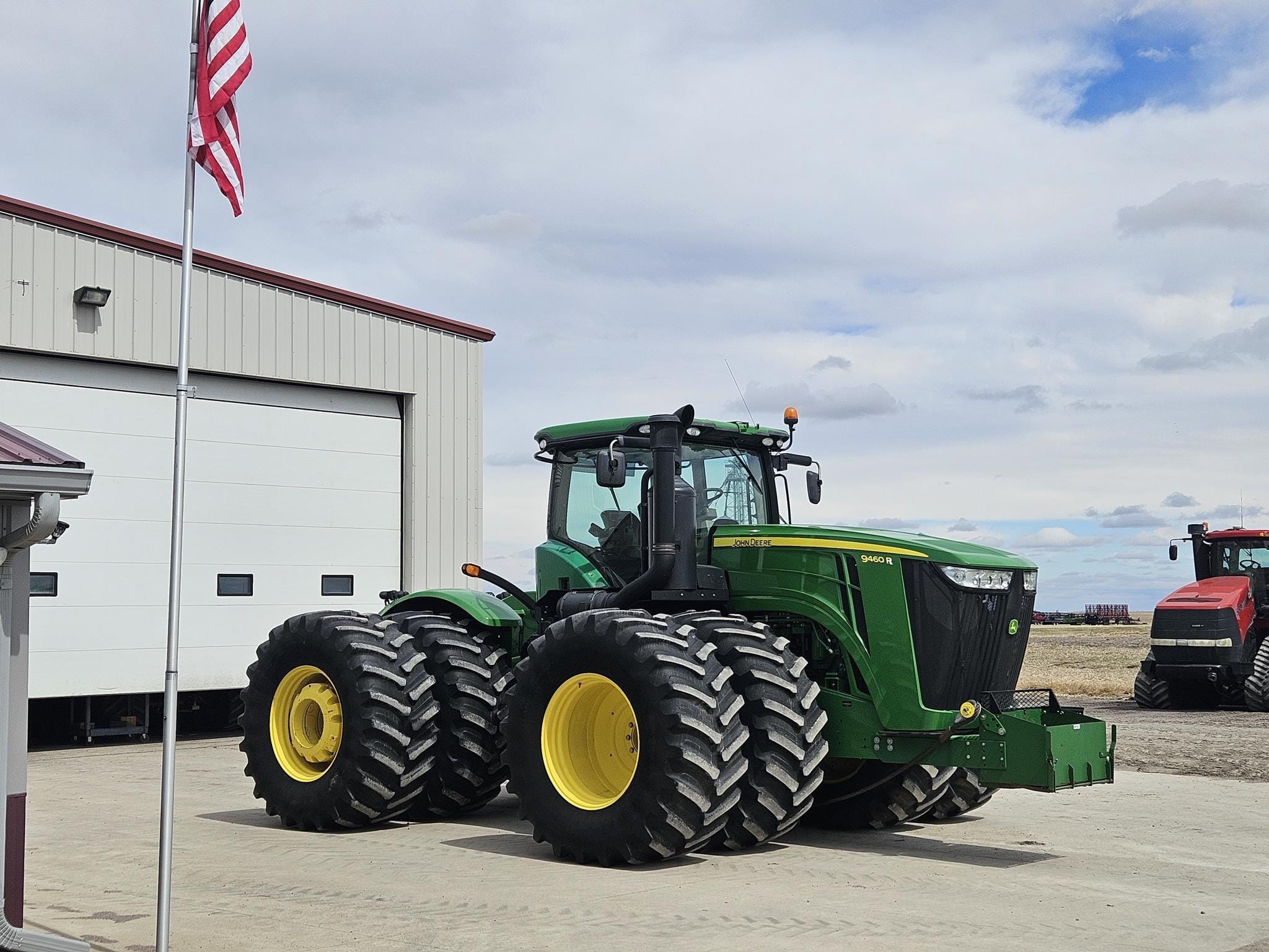 2014 John Deere 9460R Equipment Image0