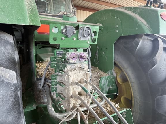 Image of John Deere 9460R equipment image 4