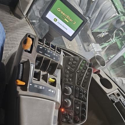 Image of John Deere 9460R equipment image 4