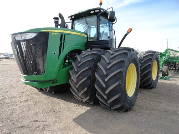 2014 John Deere 9510R Equipment Image0