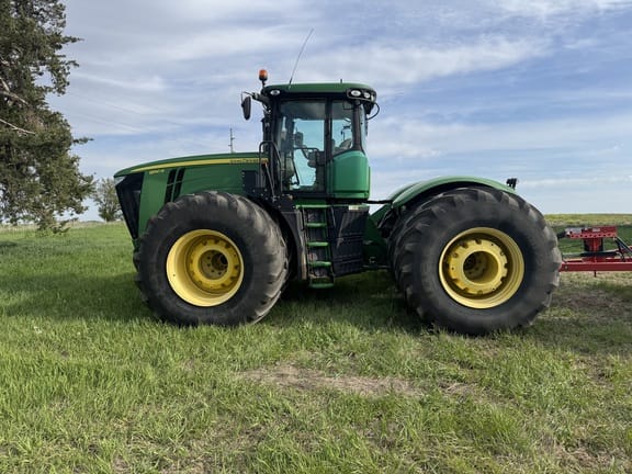 2014 John Deere 9510R Equipment Image0