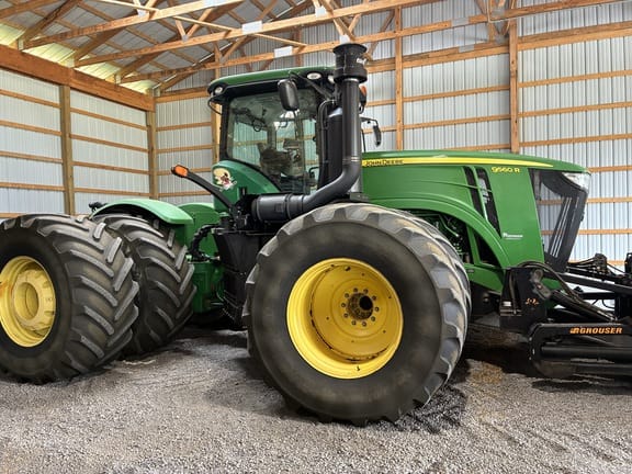 2014 John Deere 9560R Equipment Image0
