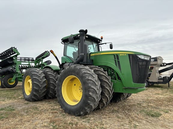 2014 John Deere 9560R Equipment Image0