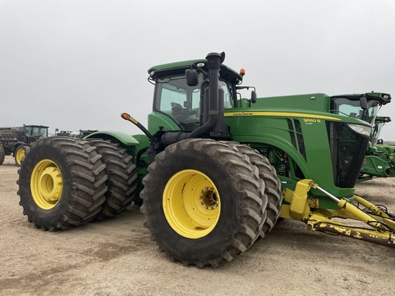 2014 John Deere 9560R Equipment Image0