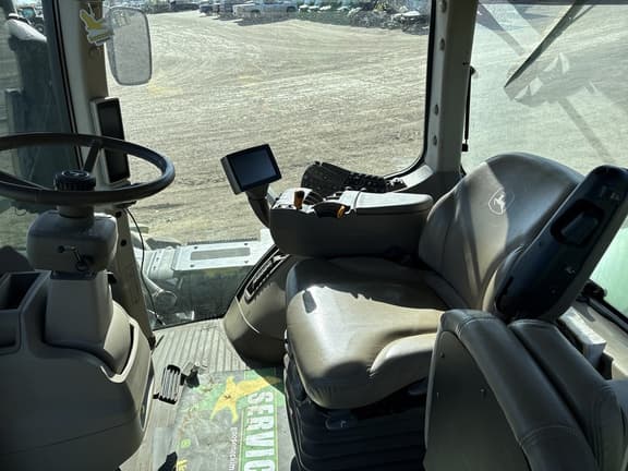 Image of John Deere 9560R equipment image 2