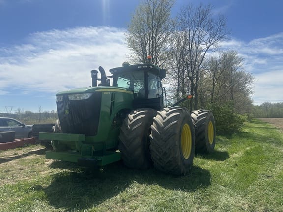 2014 John Deere 9560R Equipment Image0