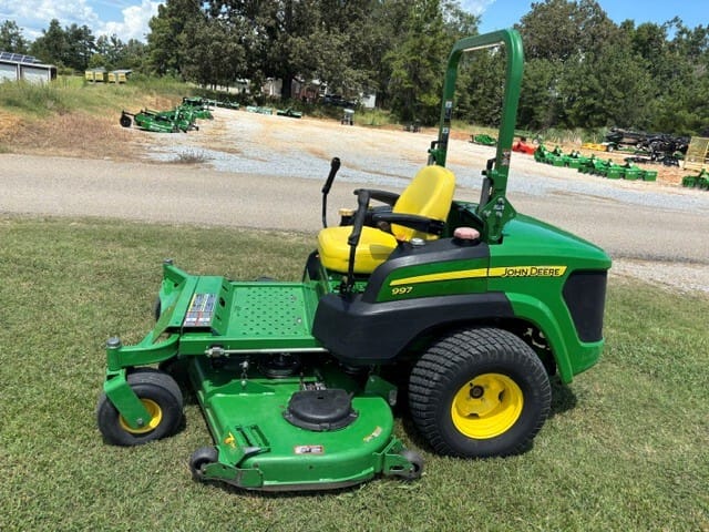 2014 John Deere 997 Equipment Image0