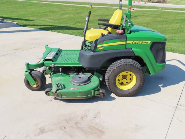 Image of John Deere 997 equipment image 2
