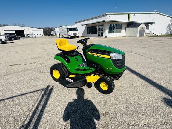 2014 John Deere D110 Equipment Image0