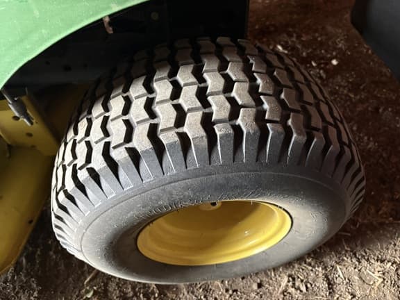 Image of John Deere D110 equipment image 4