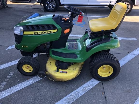 Image of John Deere D125 equipment image 1