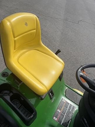 Image of John Deere D130 equipment image 4