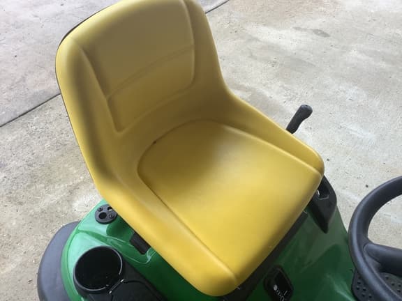 Image of John Deere D130 equipment image 2