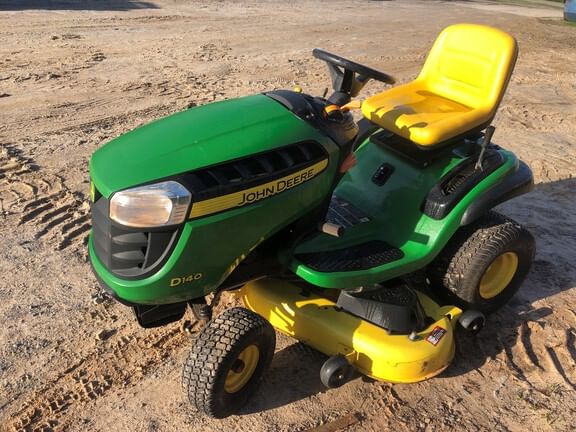 Main image John Deere D140