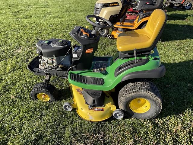 Image of John Deere D140 equipment image 1