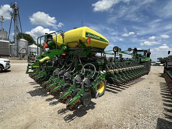 Image of John Deere DB60 equipment image 2