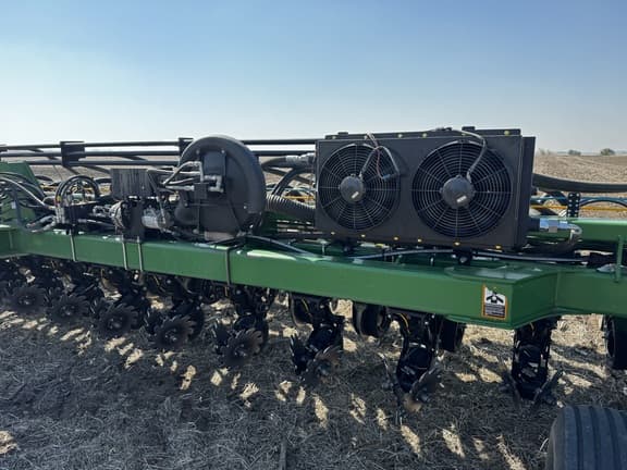 Image of John Deere DB66 equipment image 1