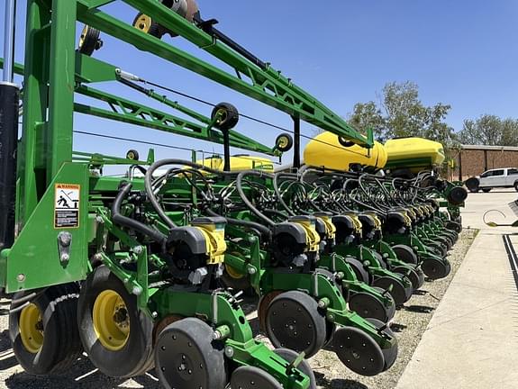 Image of John Deere DB80 equipment image 1