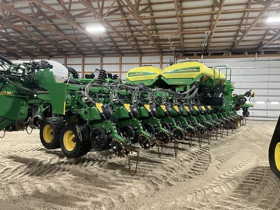 Image of John Deere DB90 equipment image 2