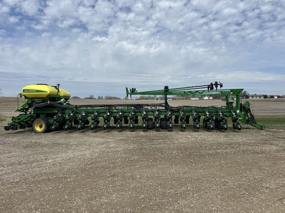 Image of John Deere DB90 equipment image 1