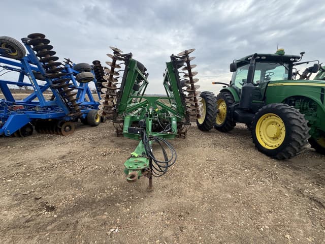 Image of John Deere 2625 equipment image 1