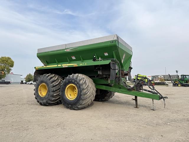 Image of John Deere DN345 equipment image 1