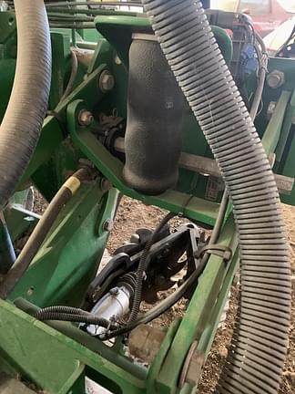 Image of John Deere DR24 equipment image 3