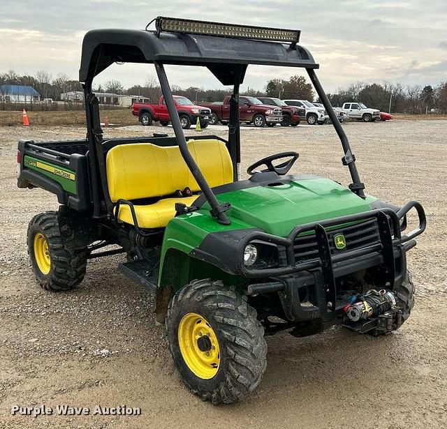 Image of John Deere Gator 825 equipment image 2