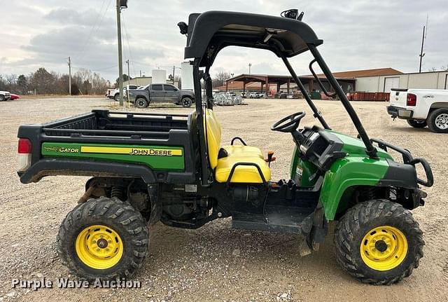 Image of John Deere Gator 825 equipment image 3