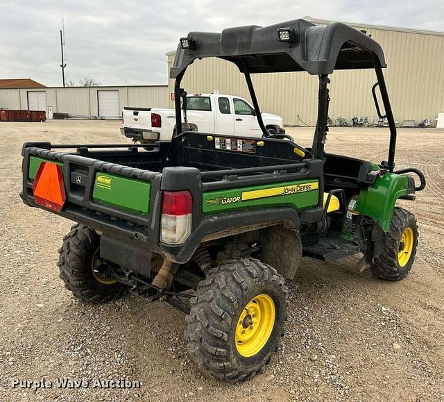 Image of John Deere Gator 825 equipment image 4