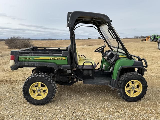 Image of John Deere Gator XUV 825i equipment image 4