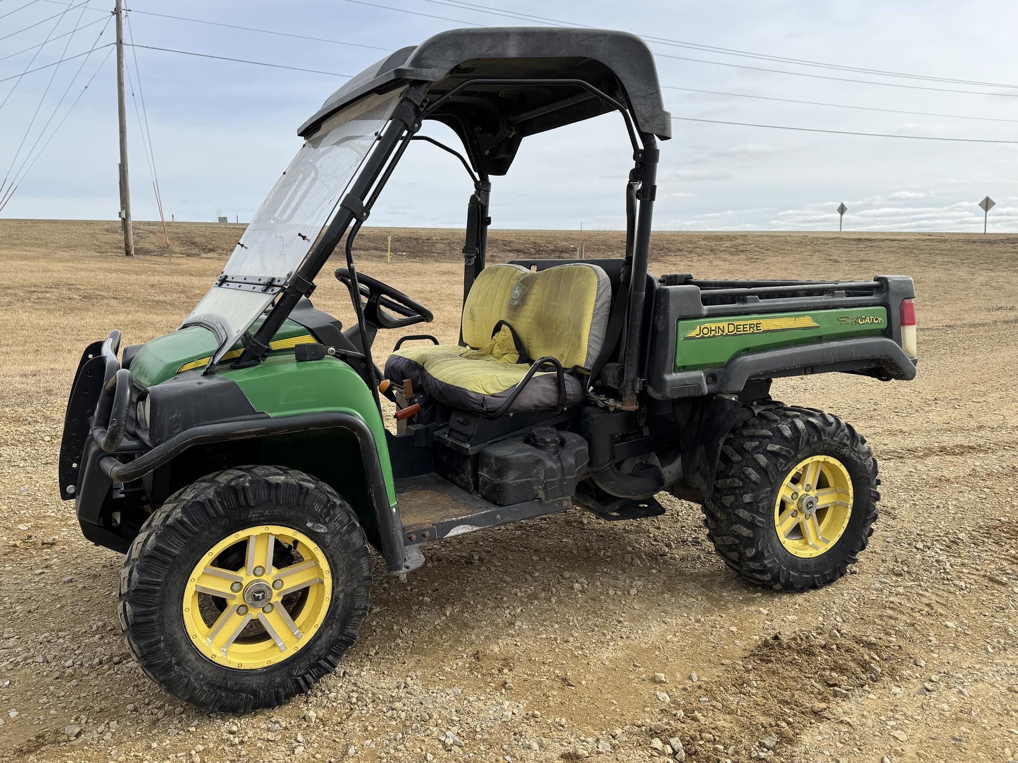 Main image John Deere Gator XUV 825i