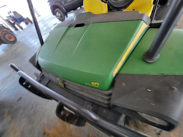 Image of John Deere Gator XUV 825i equipment image 3