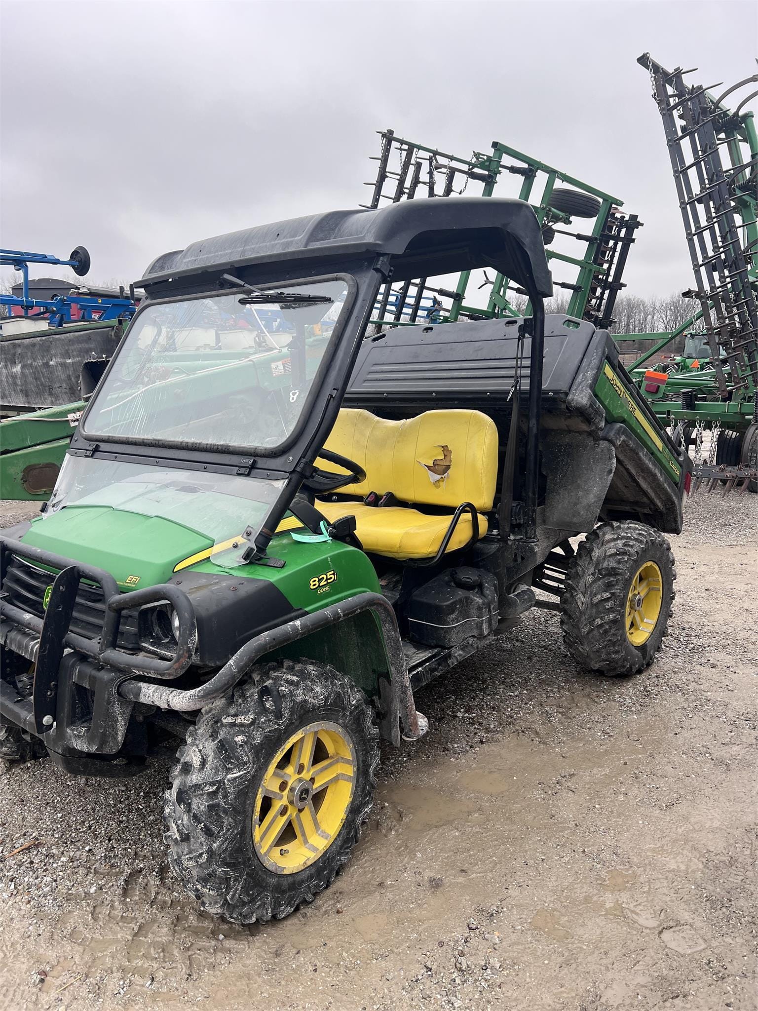 2014 John Deere Gator XUV 825i Equipment Image0