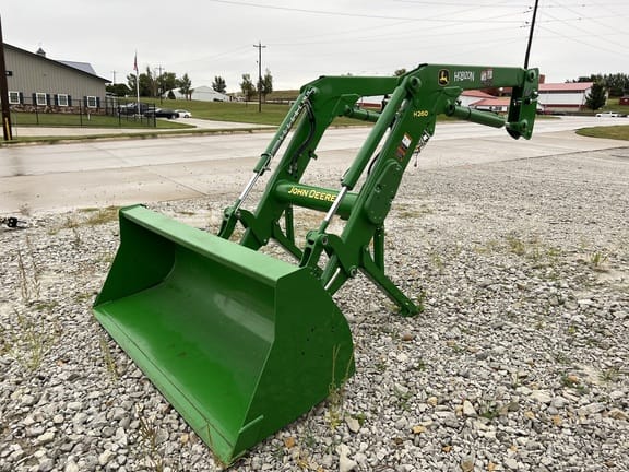 Main image John Deere H260