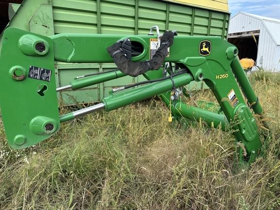 Image of John Deere H260 Image 1