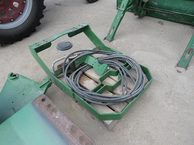 Image of John Deere H480 equipment image 4