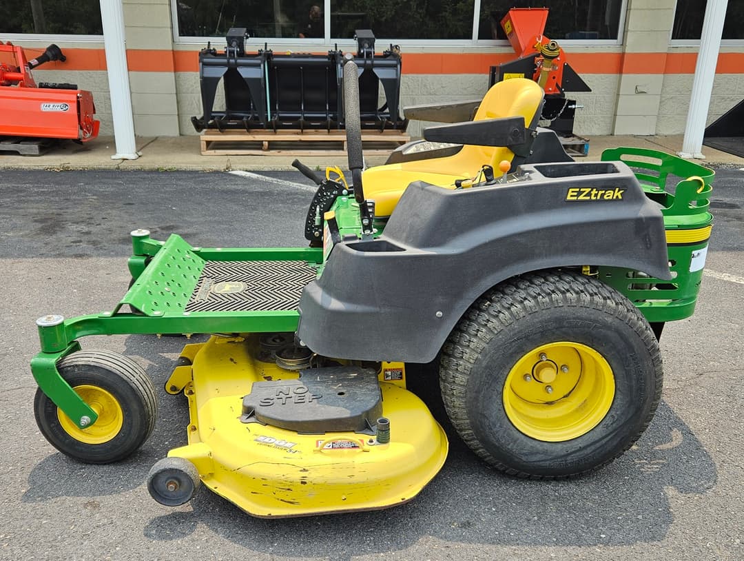 Image of John Deere Z425 Image 1